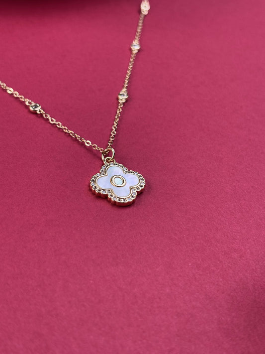 18kt Gold Plated White Clover Necklace